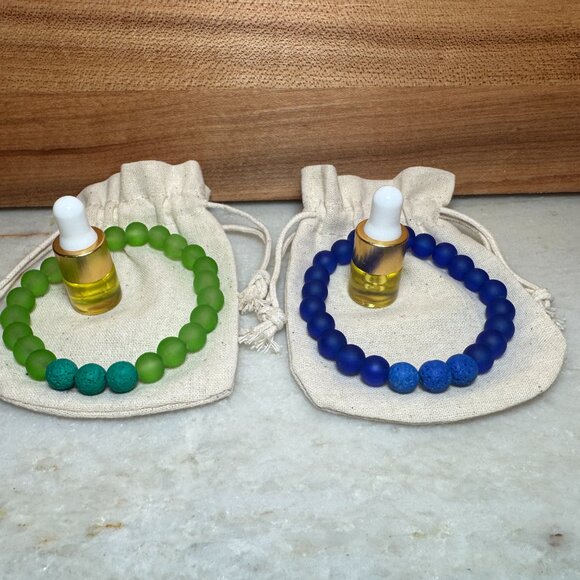 Diffuser Bracelet with Essential Oil Blend - Aromatherapy on the Go! - Picture 6 of 7